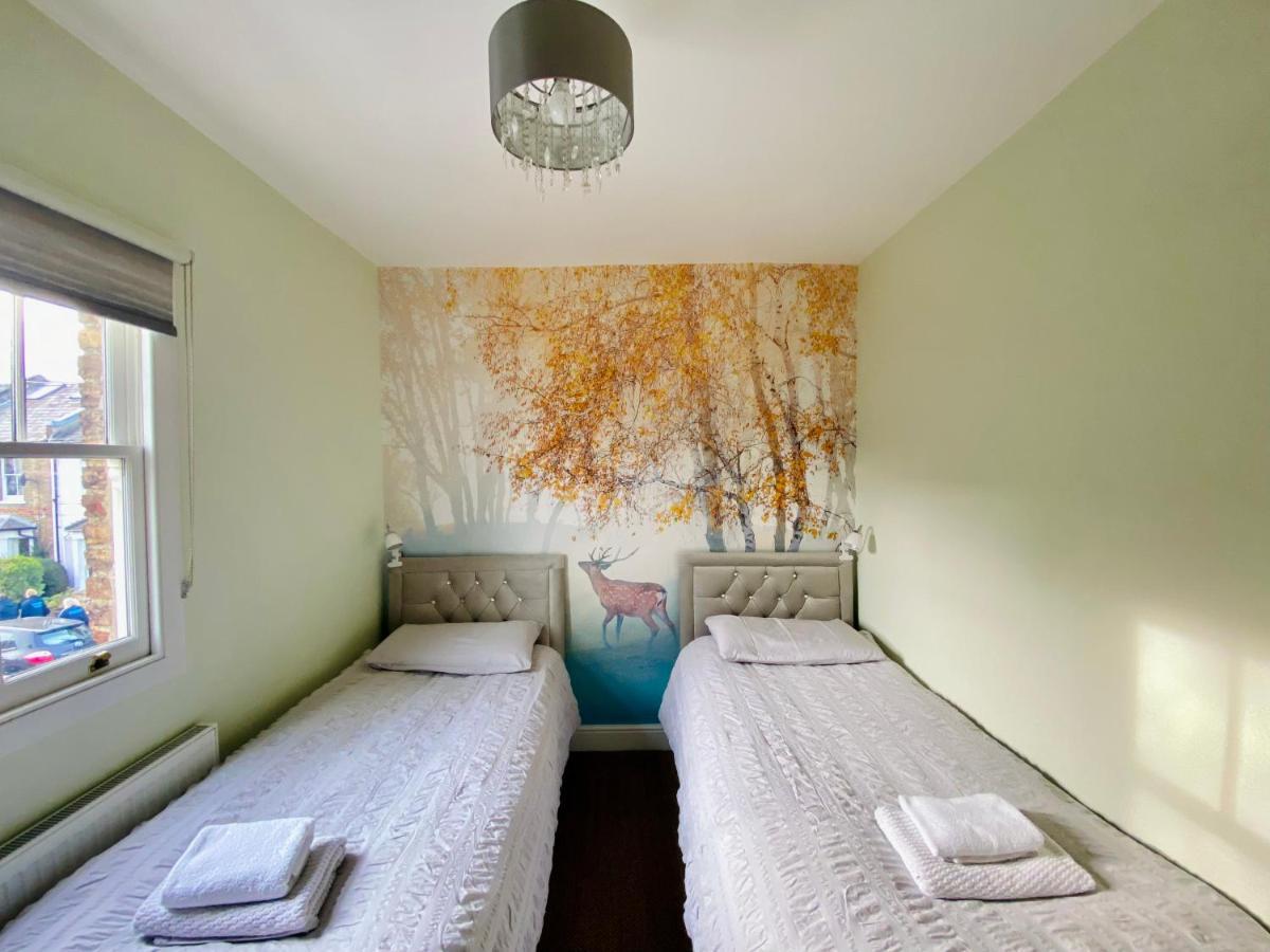 Delightful 2 Bedroom House Central Windsor Exterior photo